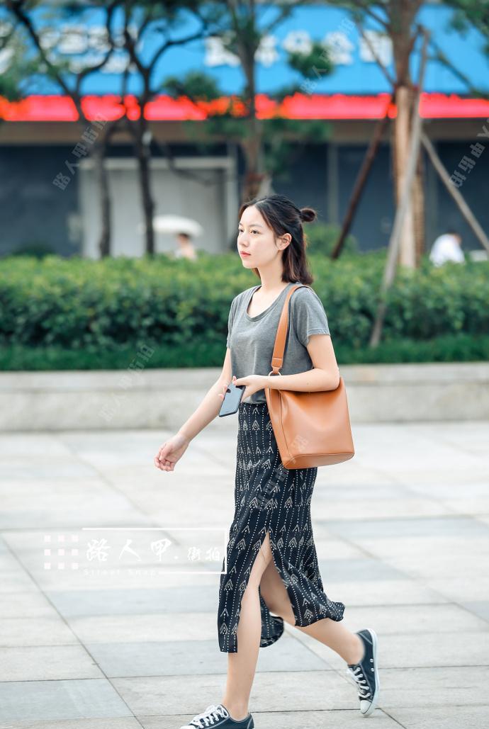 杭州街拍, 个性时尚的路人美女, 人群中的焦点|时尚|街拍|路人_新浪新闻