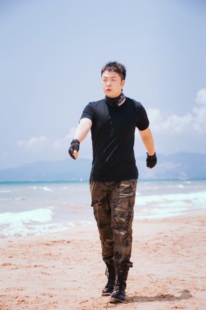 《嘿好样的》最新剧照流出,杜海涛展现完美男神形象!网友:瘦了|杜海涛|嘿好样的|剧照_新浪新闻