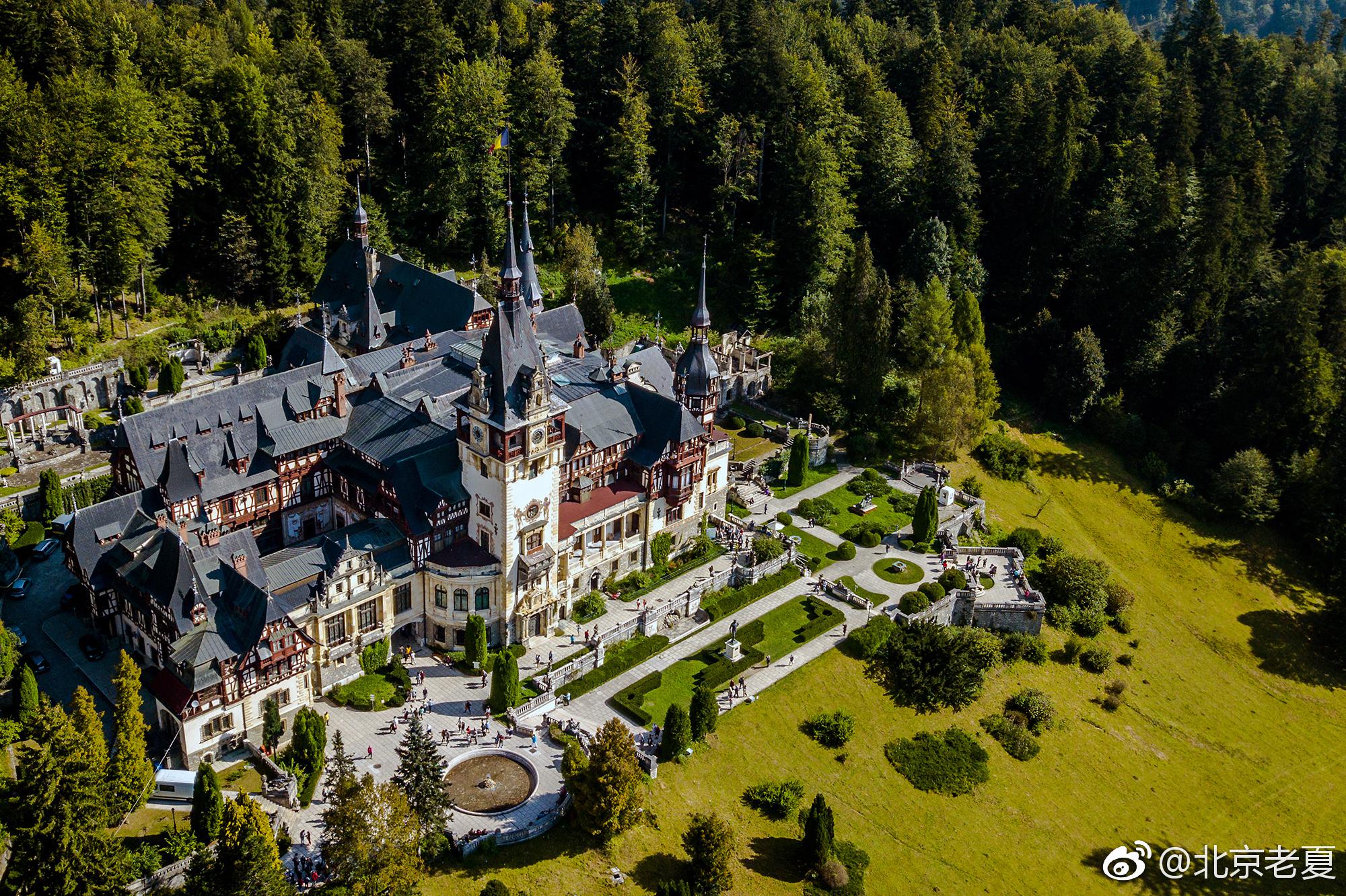 罗马尼亚鸟瞰最美的派勒斯城堡