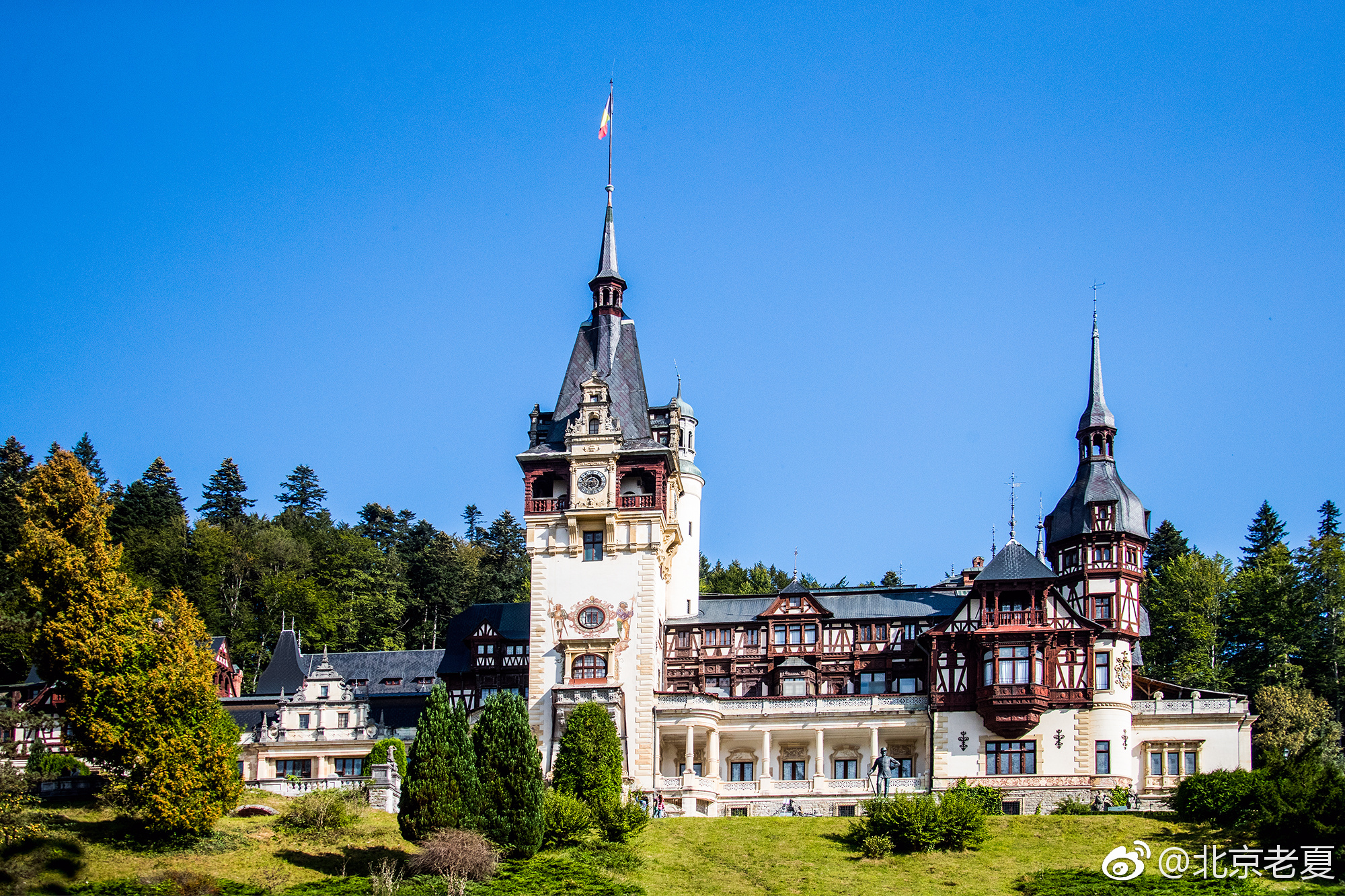 罗马尼亚鸟瞰最美的派勒斯城堡