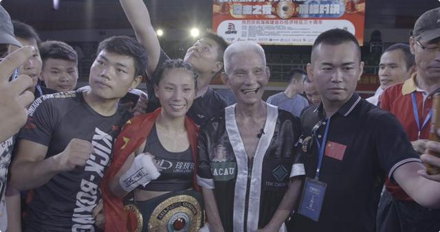 美女拳王蔡宗菊参加央视节目录制,对战郭阳郭亮逗翻全场