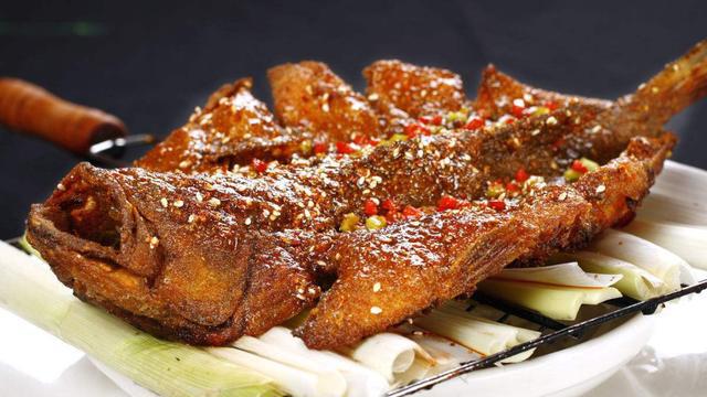 豆香味烤鲈鱼|鲈鱼|烧烤粉|香味_新浪新闻