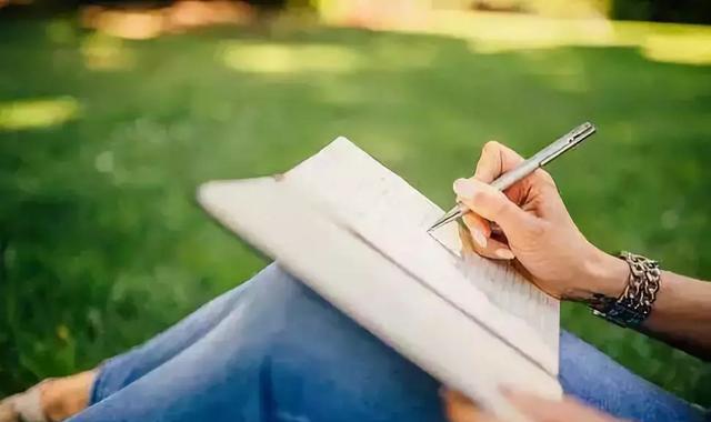 "吓尿体"透露出空虚无根的不自信