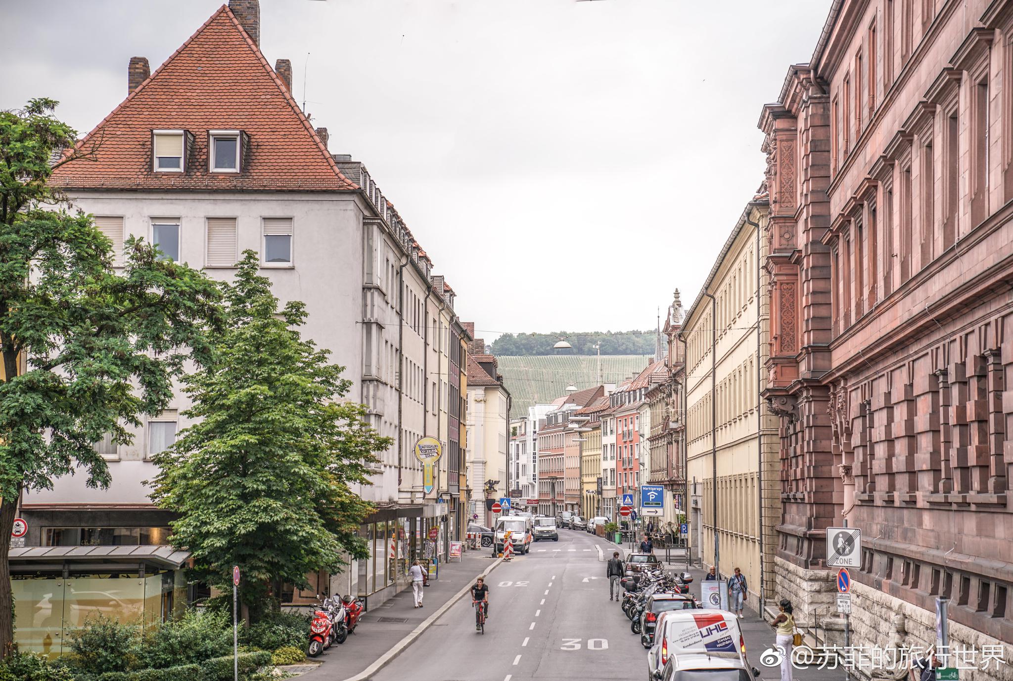 一人暴走的日子,穿行在小城街道之中