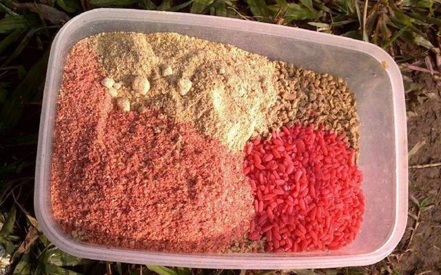 自制饵料这么做才靠谱,别不信,学会后上鱼速度太疯狂