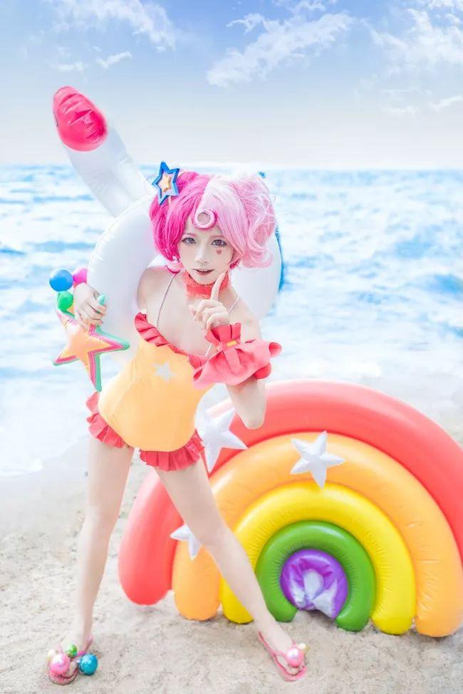 王者荣耀小乔缤纷独角兽cos来和小乔一起玩水