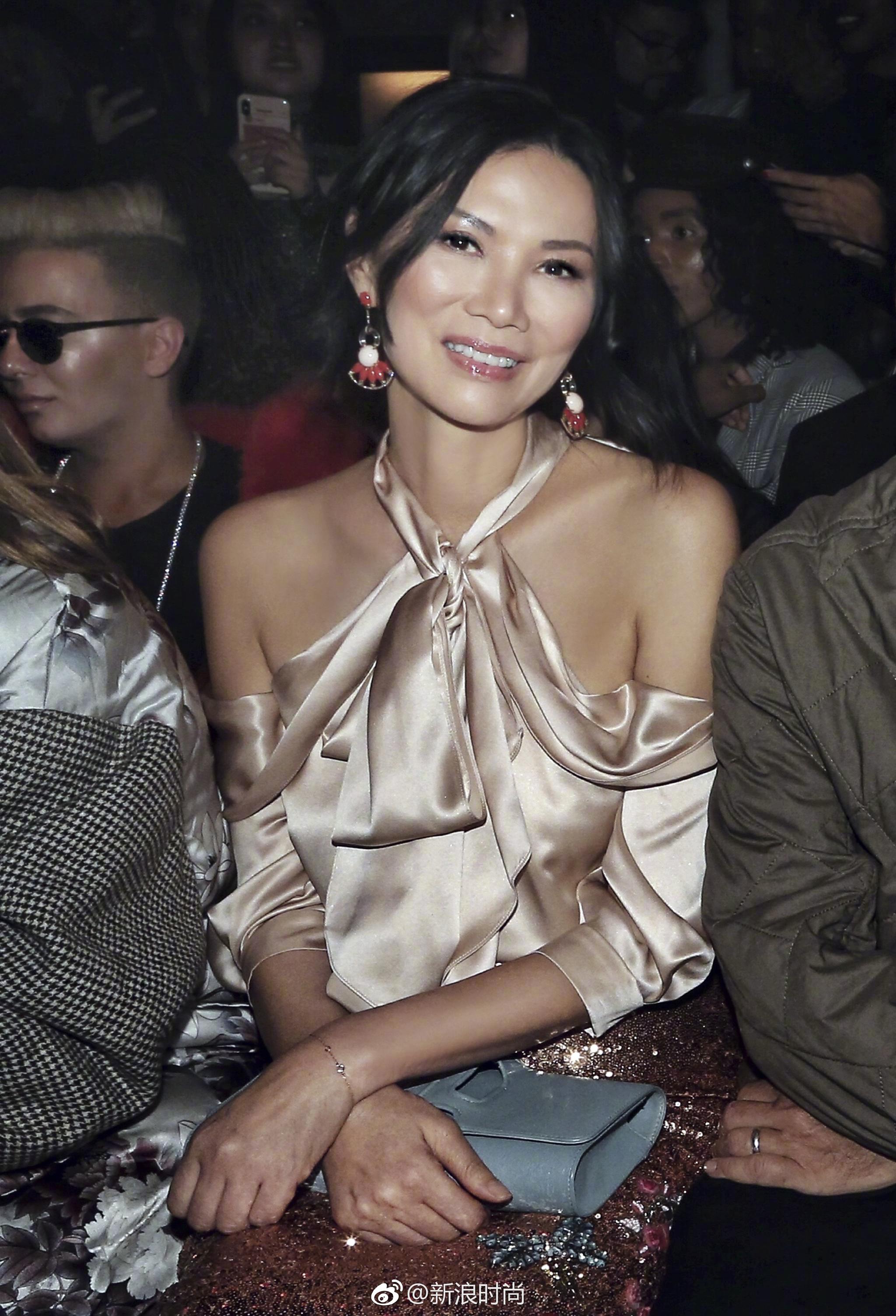 秀场明星|邓文迪|波司登|纽约_新浪新闻