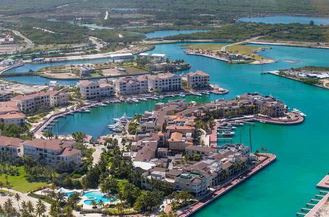 一个岛分成了两个国家一个富得流油一个穷的吃不饱饭