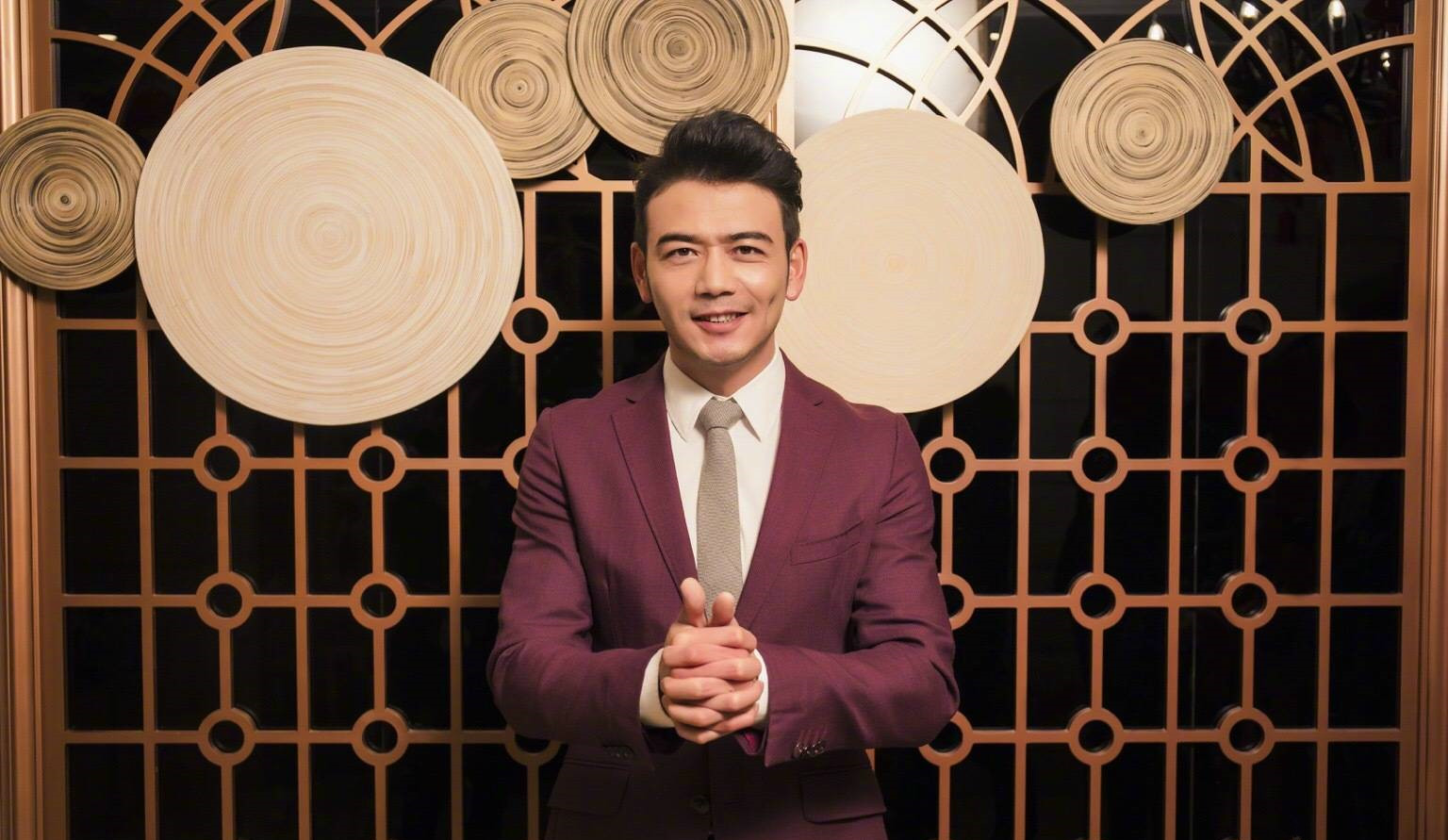 雅痞大叔杨烁,第一张阳光有型,最后一张眼神迷离,太迷人