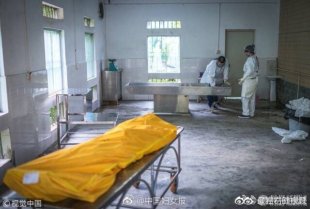 身材纤瘦,文静秀气的岳霞,是南方医科大学法医学院的一名教师.