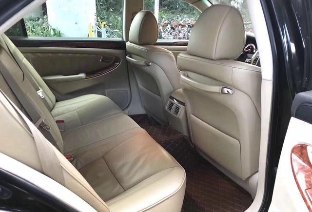 二手车惊人的保值率,十年皇冠价格居然还能如