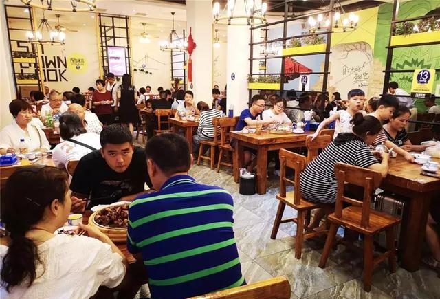 漯河丁湾这家饭店真火爆,来的晚了一会儿竟然没位置!