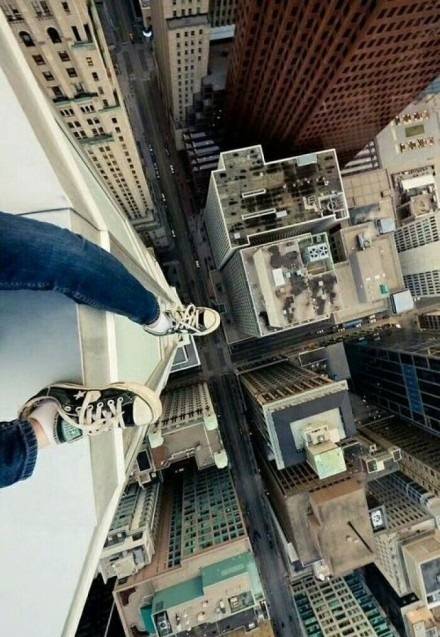 你从80楼往下看,全是美景,但你从2楼往下看,全是垃圾