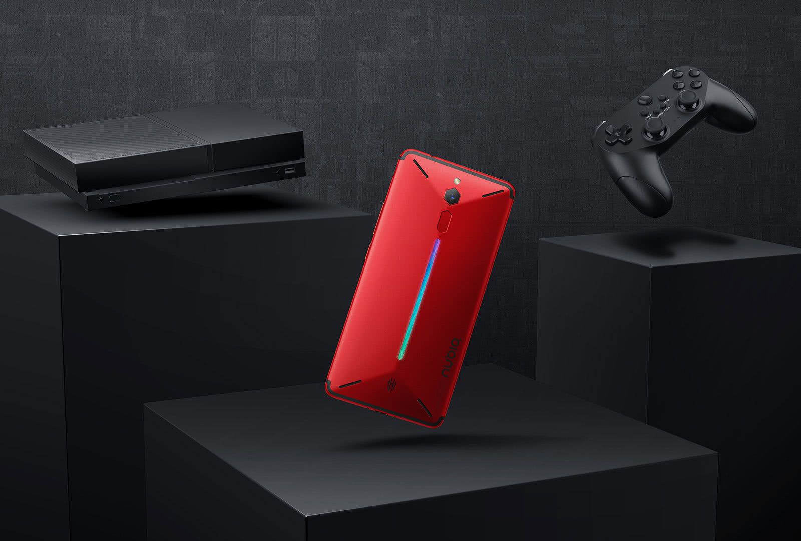 不止努比亚x,努比亚近期还将发布另外一款旗舰新机:二代红魔