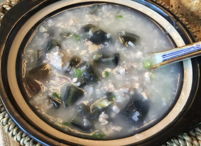 我爱喝粥之皮蛋瘦肉粥