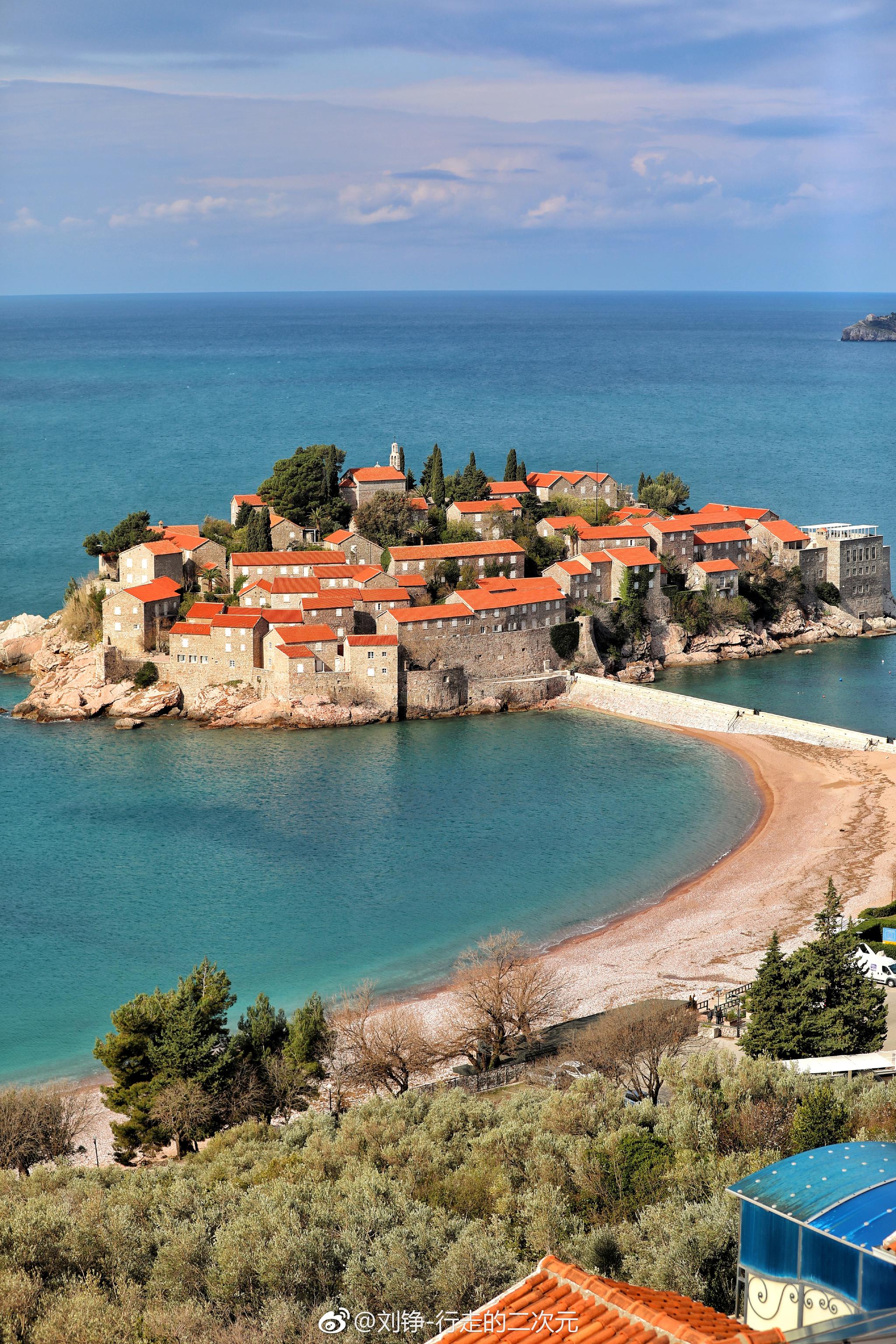 圣史蒂芬岛曾经是一个小渔村,现在是世界上独特的豪华旅游胜地