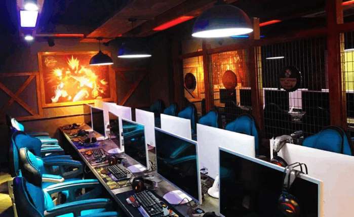 的时候,也有玩家量暴跌的时候,虽然玩家们对蓝洞的运营常常怨声载道