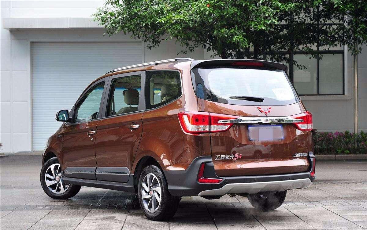 宏光s1主要是为了填补宏光s与宝骏730(配置|询价)之间的车型空缺,在6