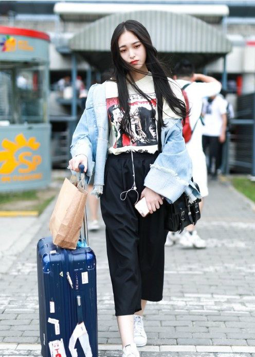 街拍要身高有身高要颜值有颜值的徐子轩小姐姐