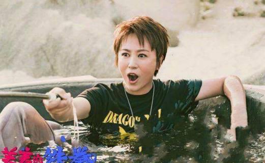 女星生理期,马丽在厕所痛哭,张韶涵太尴尬,最后