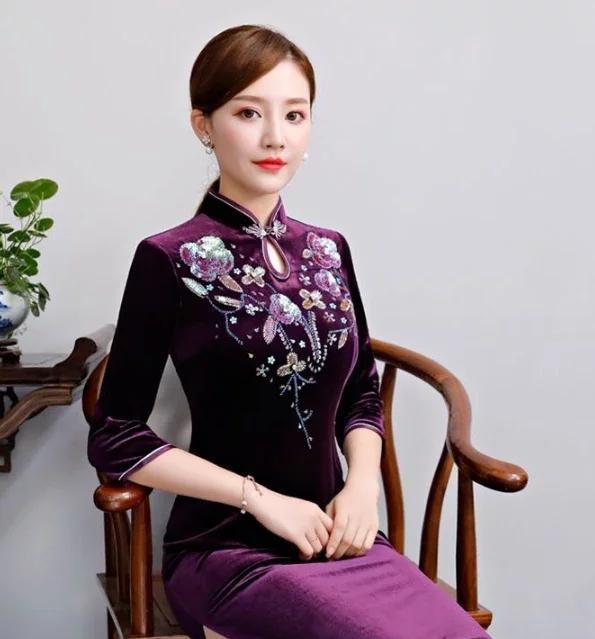 水滴领巧盘扣刺绣秋冬旗袍显精湛工艺