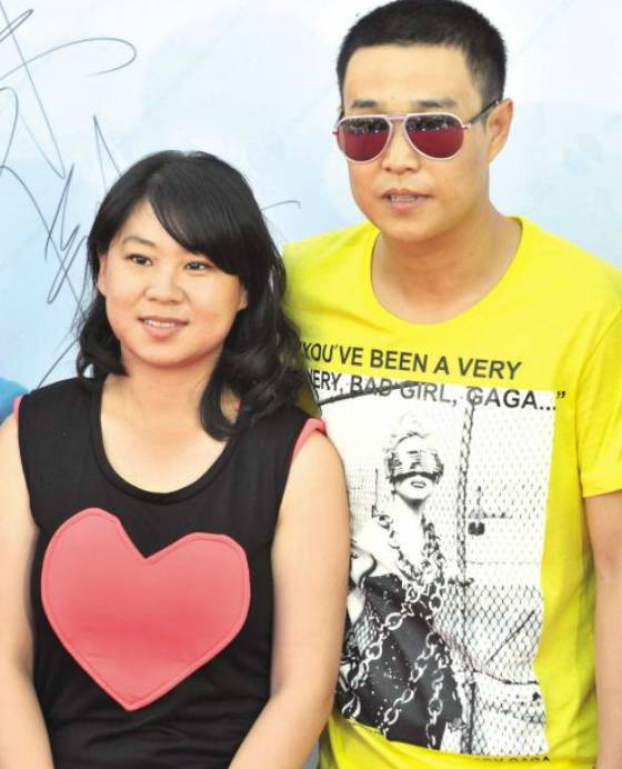 小沈阳微博晒结婚照,意外撞脸刘宪华,当年的妻子美成这样