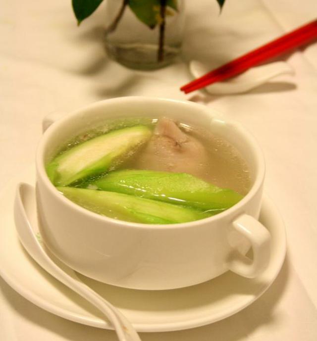 丝瓜的下奶效果不比猪蹄黄豆汤差哦