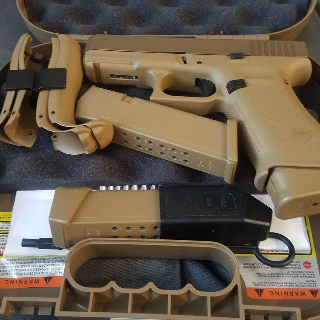 武器配图glock19x开箱欣赏