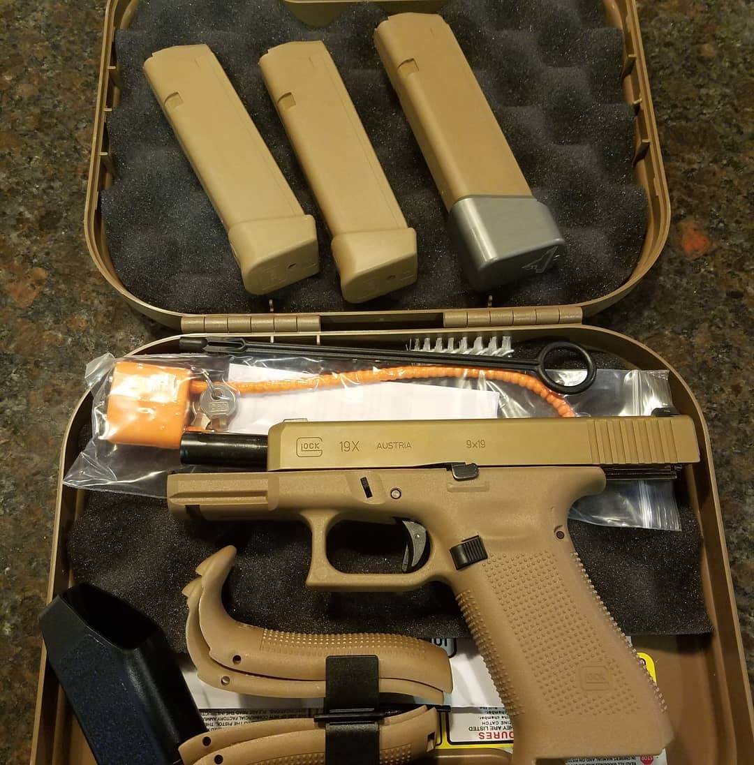 武器配图glock19x开箱欣赏