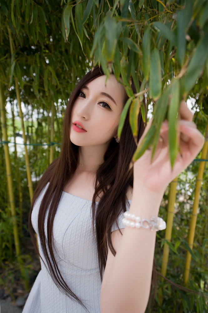 女人最重要的,是优雅,有内涵,美而不艳俗.