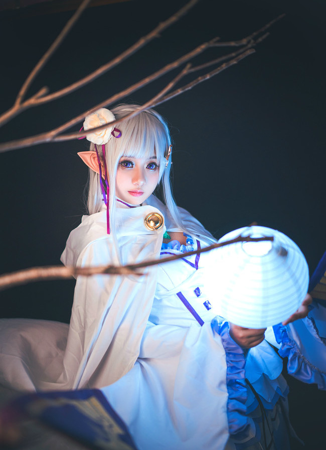 从零开始的异世界生活艾米莉亚cos小萝莉好可爱