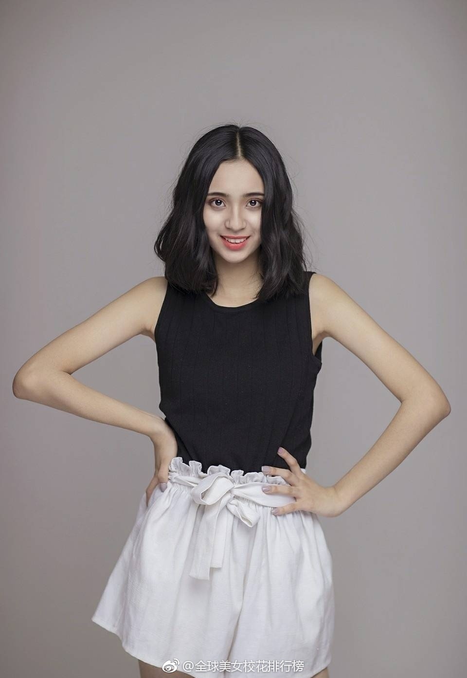 古丽热身高170cm体重44kg来自新疆乌鲁木齐特长模特表演舞蹈