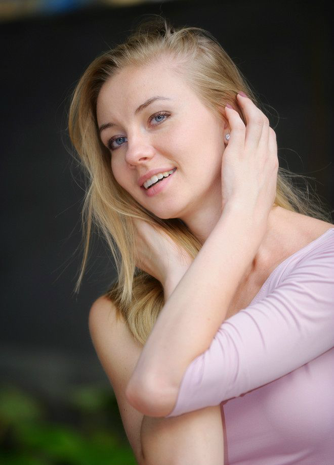 共进晚餐,他或者是脑袋被驴踢了,或者就是出柜了吧 乌克兰美女照片