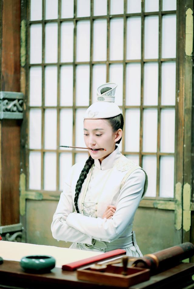 艾晓琪古灵精怪 流亡公主到高冷神秘宣传部长王伶俐