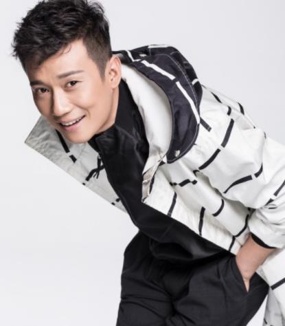 戏中是"父女"的他们,戏外却是恩爱的夫妻,如今生活幸福美满