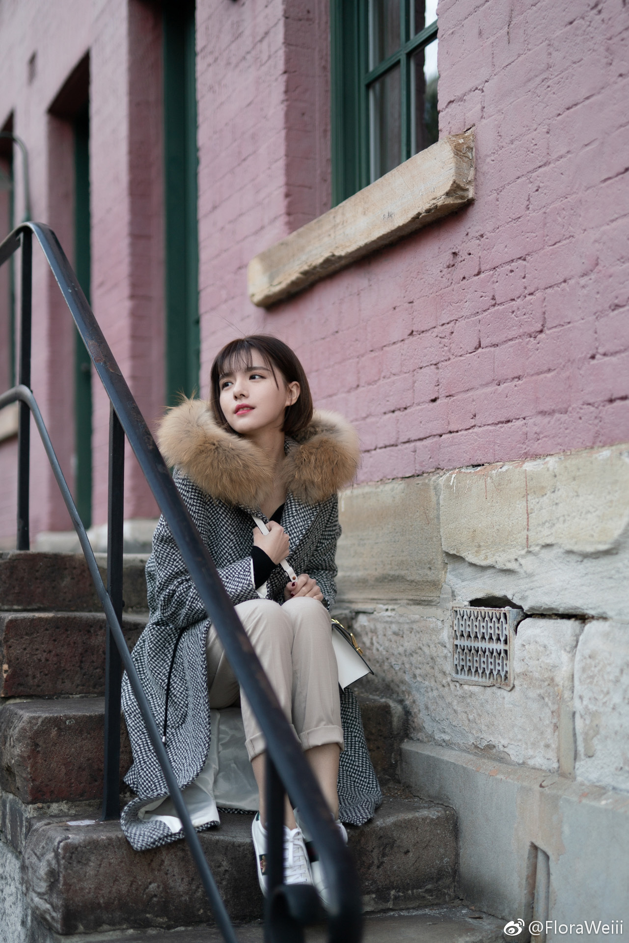 粉墙黛瓦 悉尼岩石区球邂逅出镜@floraweiii 摄影@悉尼顾俊