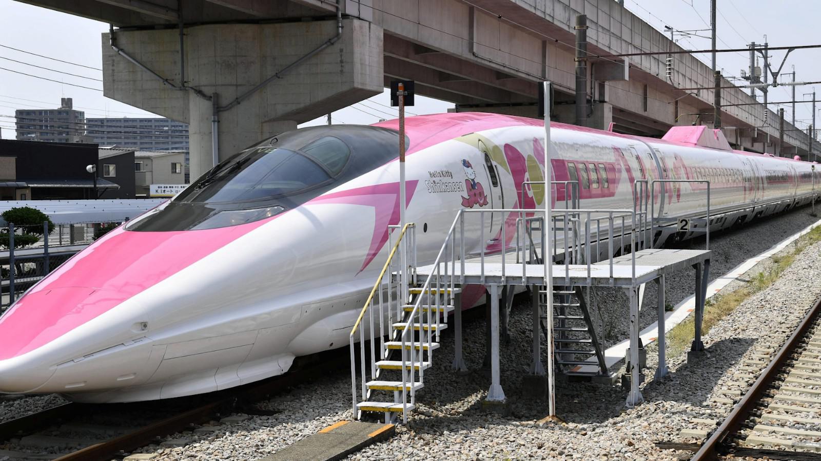 超萌!日本新干线hello kitty主题列车亮相