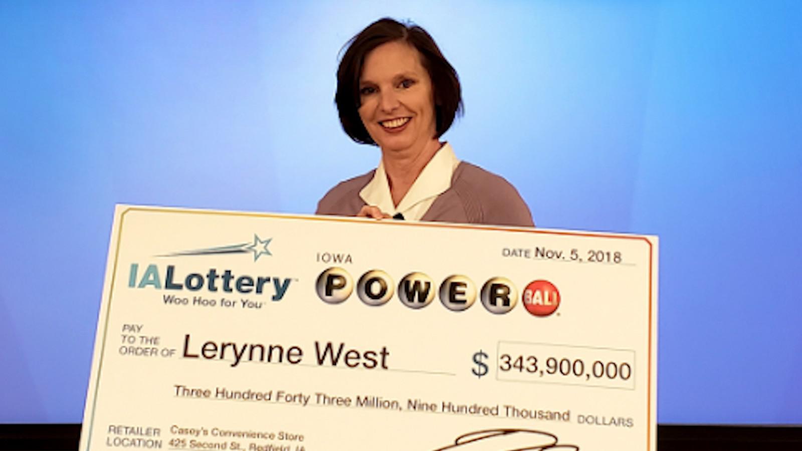 美国爱荷华女子赢得2亿美元"强力球"大奖,计划将奖金用于慈善