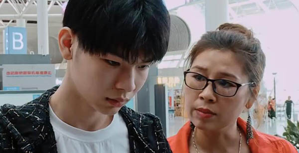 变形计胡子豪是谁 黄明昊和小吴的综合体喜欢跳舞