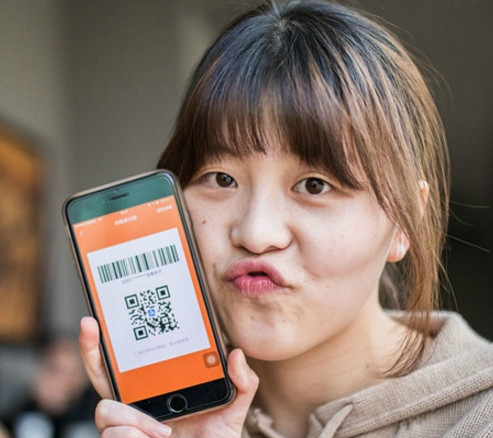 直击杭州95后美女扫码的一天,吃喝玩乐全靠扫码完成|杭州|二维码|公交