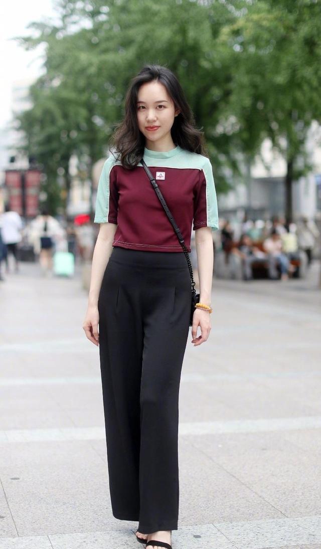 杭州的街拍美女很清纯自然的街头美女你喜欢吗