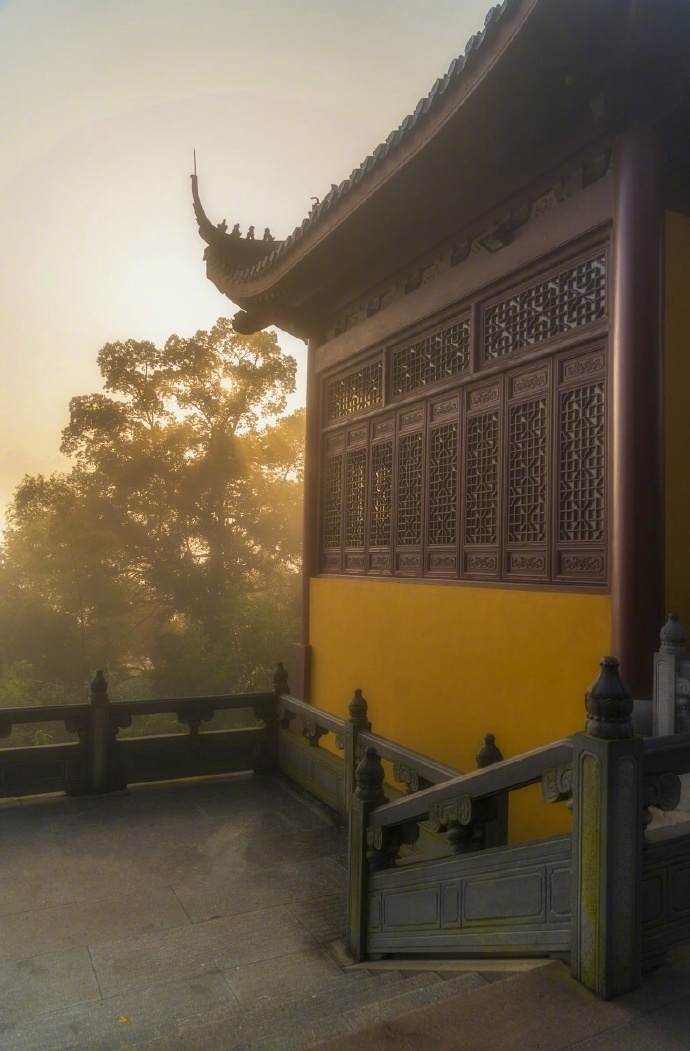 清晨入古寺,初日照高林。曲径通幽处,禅房花木深。早安|古寺|禅房|花木_新浪新闻