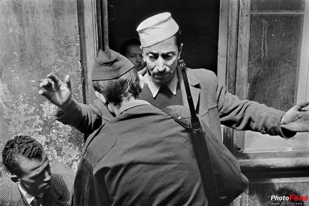 做一个忠实自己的人丨马格南摄影师塞尔吉奥•拉莱作品欣赏|塞尔吉