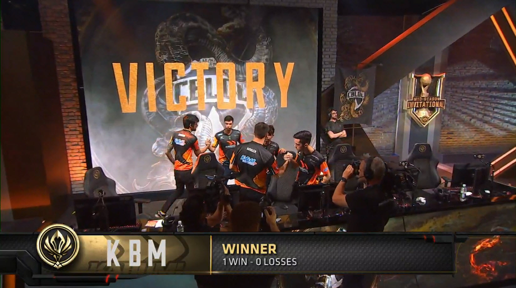 lol季中赛:日本队pgm首战失败,入围赛出线堪忧!