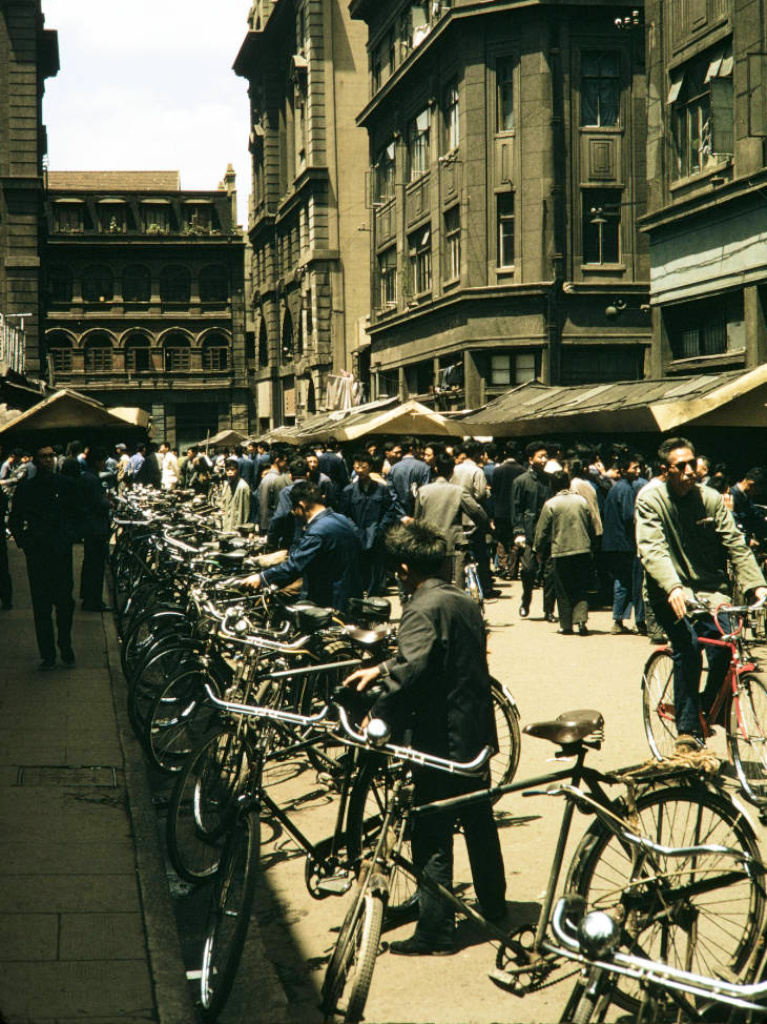 老照片上海外滩1973年哈里森福尔曼