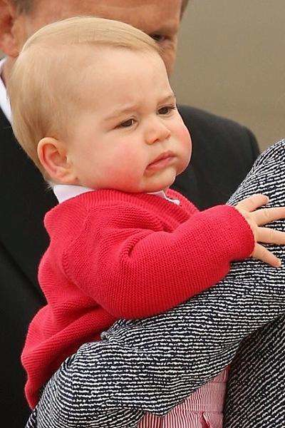 凯特王妃答谢粉丝,送乔治王子照片,下个月凯特王妃全家集体亮相