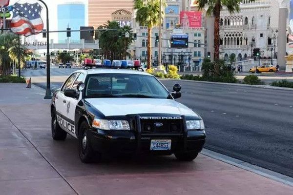 各国警车都有啥：英国太豪，美国用它，中国竟然用这些车当警车