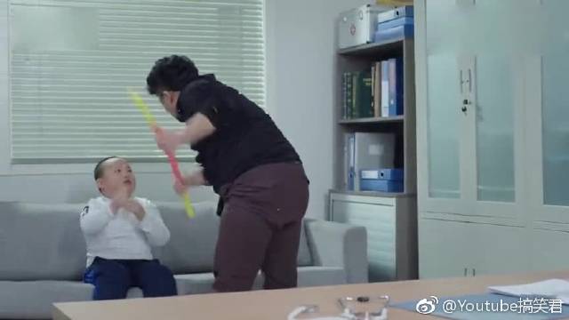 《屌丝男士》大鹏柳岩私会,被师傅抓个正着,结