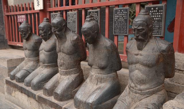 岳飞墓前必须增设"赵构跪像",吁众附议!