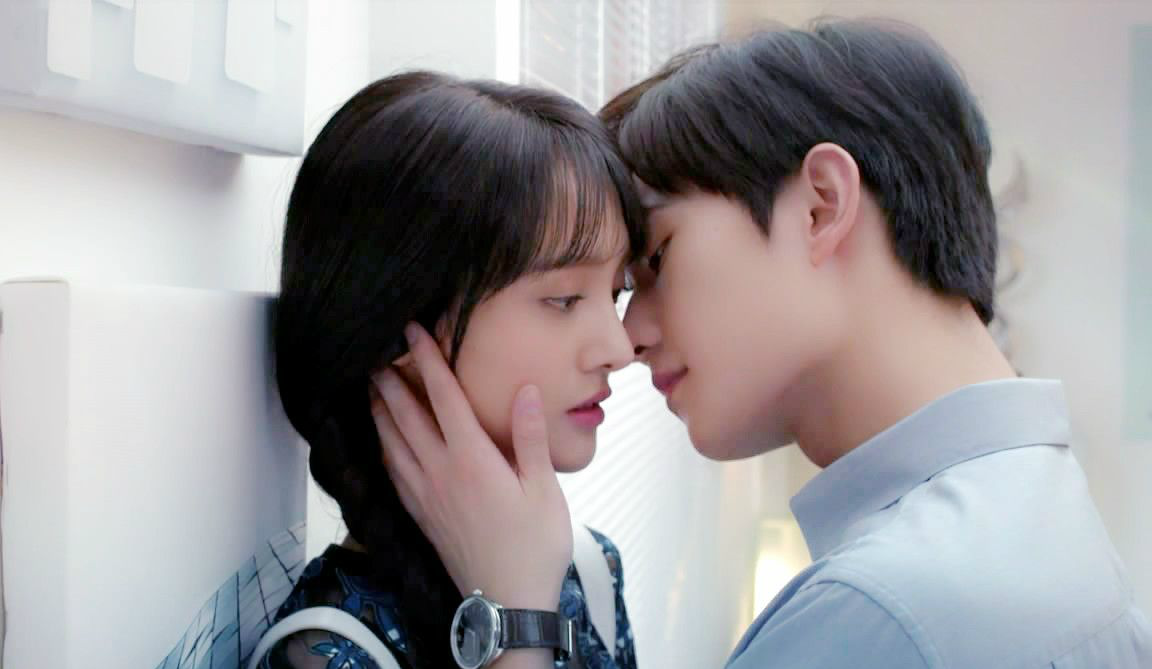 《微微一笑很倾城》中杨洋&郑爽迪丽热巴和张彬彬在《秦时丽人明月心